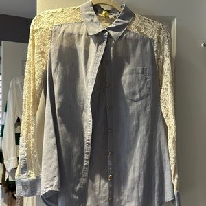 Hinge button down blouse